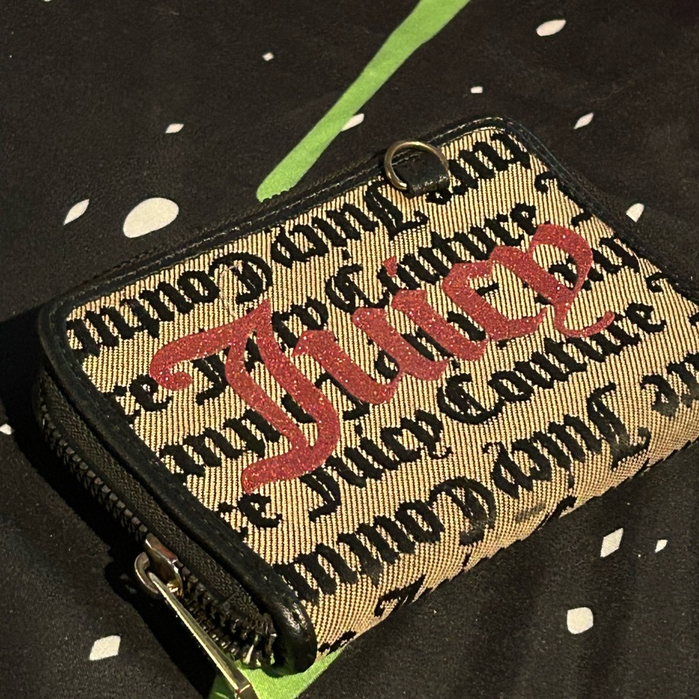 Juicy Couture Elegant Black and Cream Wallet